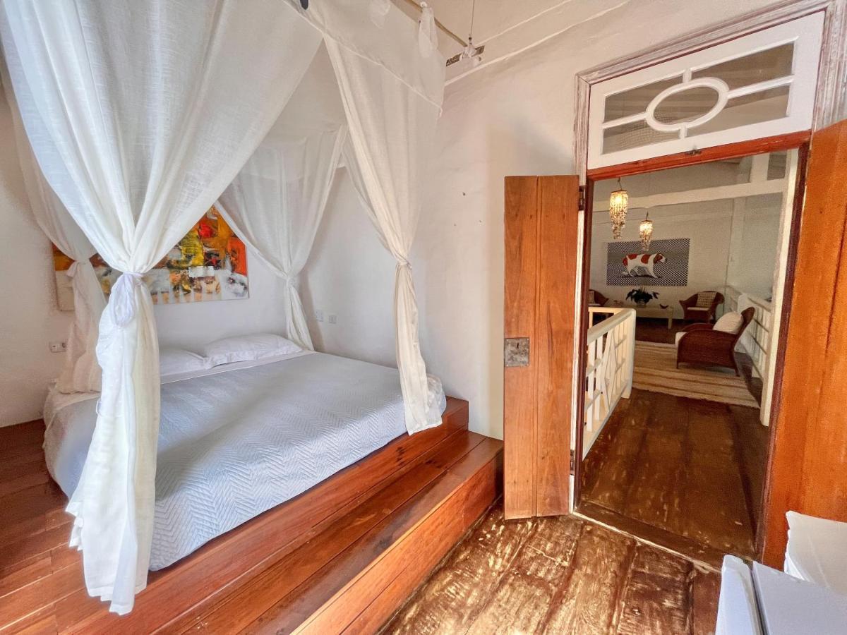 Vilatoro Guest House Ilhabela Exteriör bild